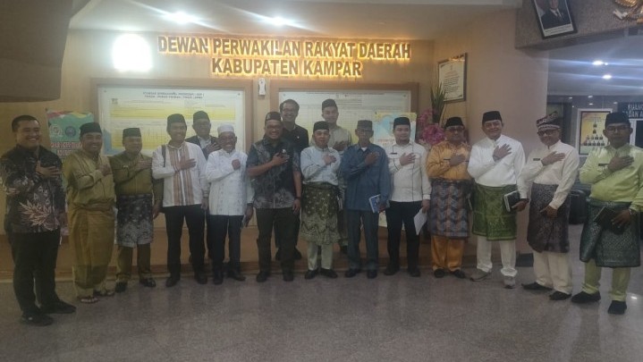 Pansus III DPRD Kampar Gelar Rapat Bahas Ranperda Penyelenggaraan Pesantren