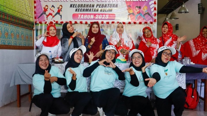 Menyambut HUT RI ke 80, Kelurahan Pebatuan Gelar Lomba Senam Kreasi