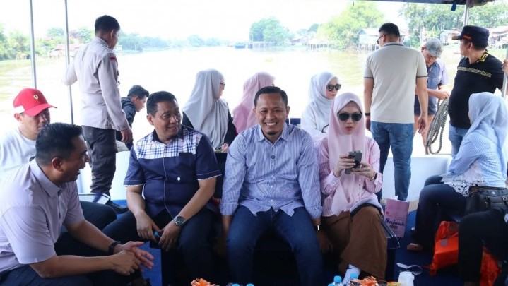Walkot Agung Nugroho Susuri Sungai Siak, Hidupkan Jalur Ekonomi yang Aman Walkot Agung Nugroho Susuri Sungai Siak, Hidupkan Jalur Ekonomi yang Aman