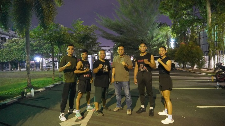 Ketum Kodrat Pekanbaru Riko Azhari Lepas Atlet Tarung Derajat ke PON Bela Diri 2025