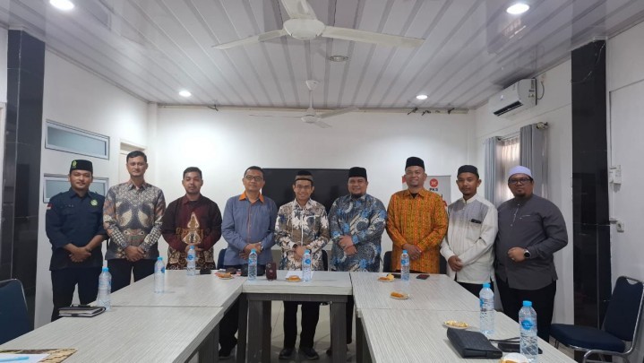 FKPP Pekanbaru Harapkan Hendry Munief Bantu Kemandirian Ekonomi Pondok Pesantren FKPP Pekanbaru Harapkan Hendry Munief Bantu Kemandirian Ekonomi Pondok Pesantren