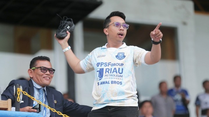 PSPS Kalah, Sanuar Haris Luapkan Emosi dan Kecewa di Stadion Kaharudin Nasution