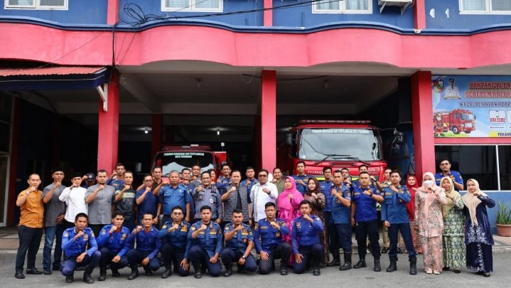 Wako Agung Bangga Apresiasi Tim Damkar Pekanbaru Respon Cepat Laporan Warga