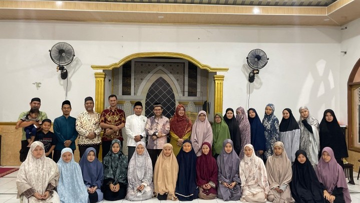 Hendry Munief Motivasi Santri PP Hidayatullah Pekanbaru Jadi Santripreneur Berbasis Nilai Tauhid