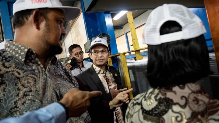 Selain Bantu UMKM, Hendry Munief Dorong Pelaku Industri Kembangkan Industri Halal Saat Berkunjung ke Cikupa Mas