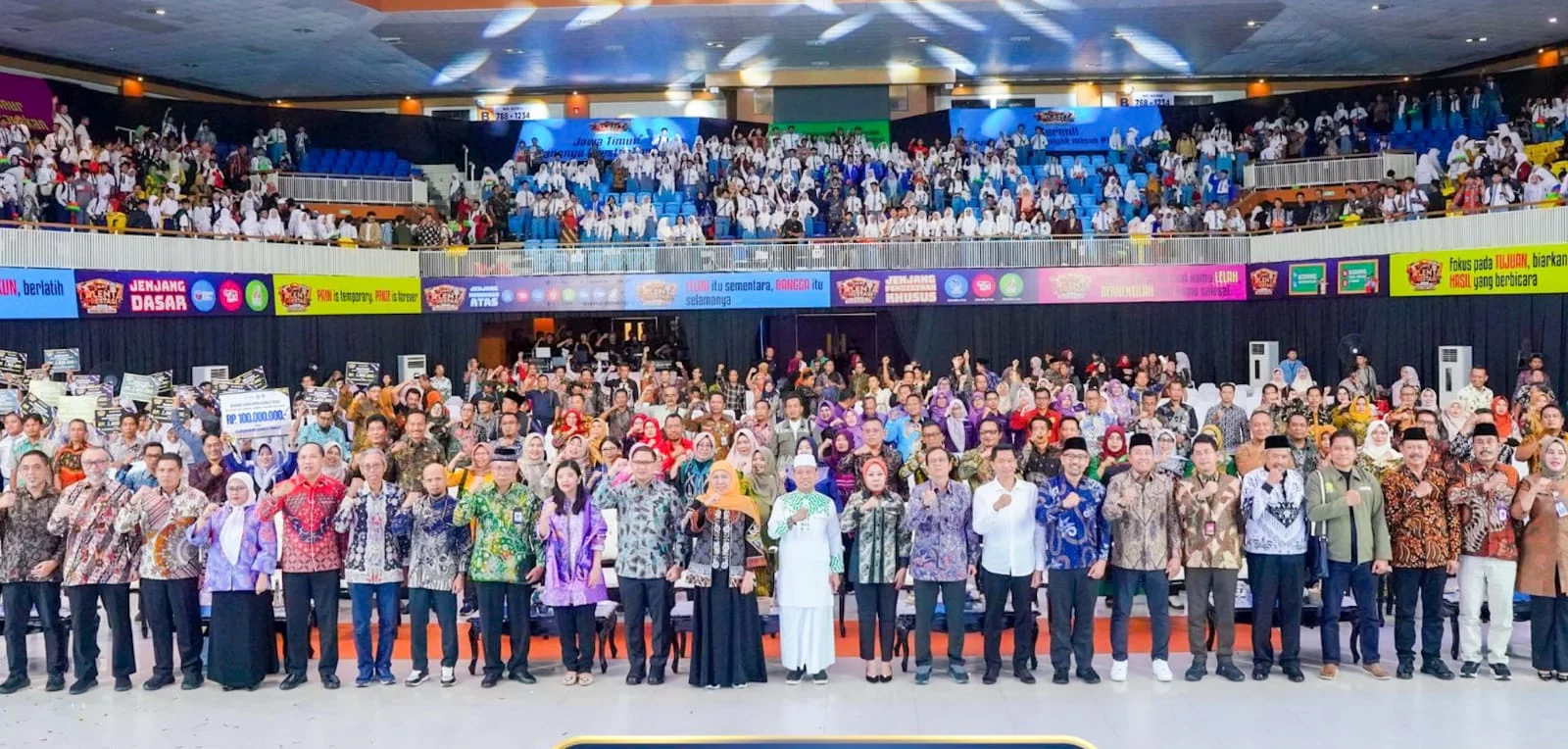 438.126 Murid Jatim Siap Tempur TKA 2026, Khofifah Siagakan Listrik hingga Internet