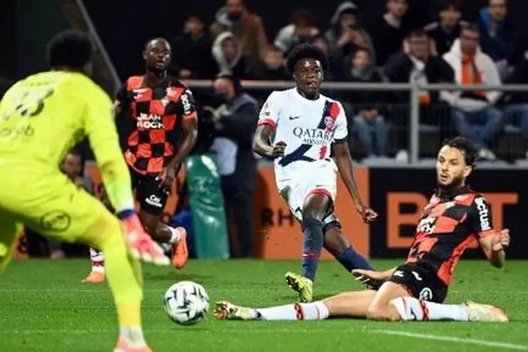 Angers vs Lorient Berakhir Tanpa Gol, Mvogo Jadi Tembok Kokoh di Raymond-Kopa