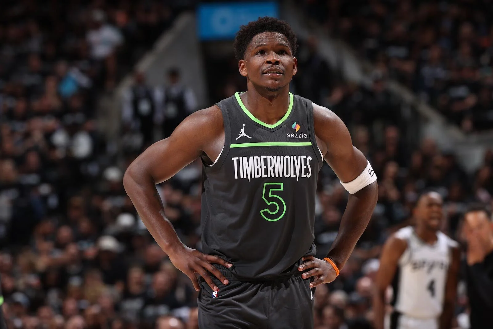 Anthony Edwards Gemilang dengan 47 Poin, tetapi Timberwolves Tetap Takluk dari Cavaliers di Overtime