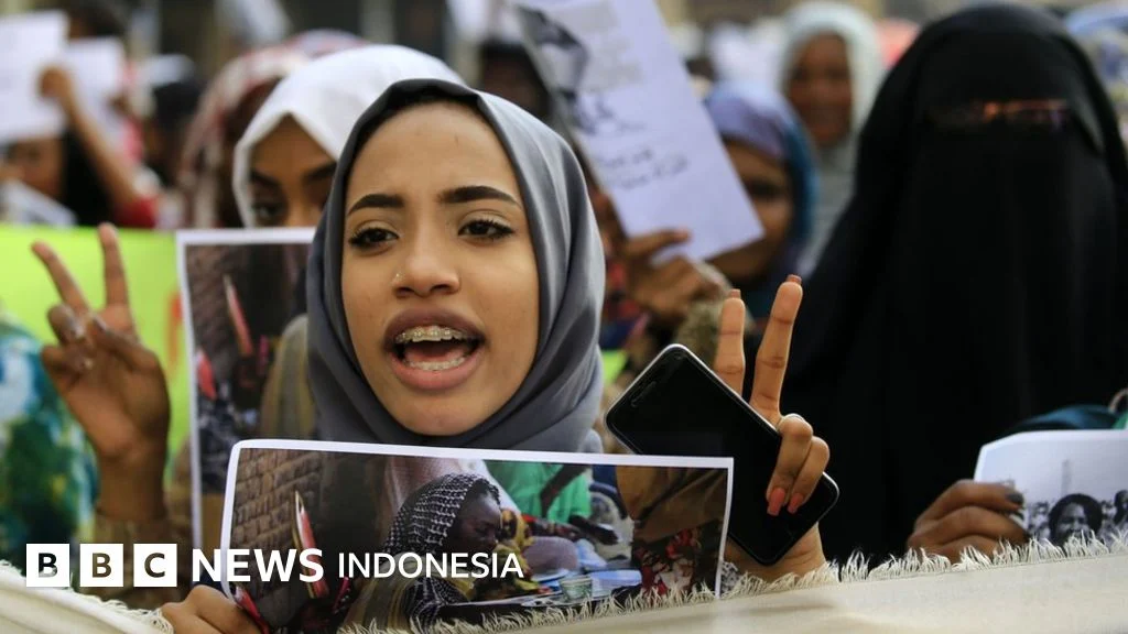 Arab Saudi di Pusaran Dinamika Kawasan: Dari Simpanan Minyak Singapura hingga Dukungan Militer Mesir