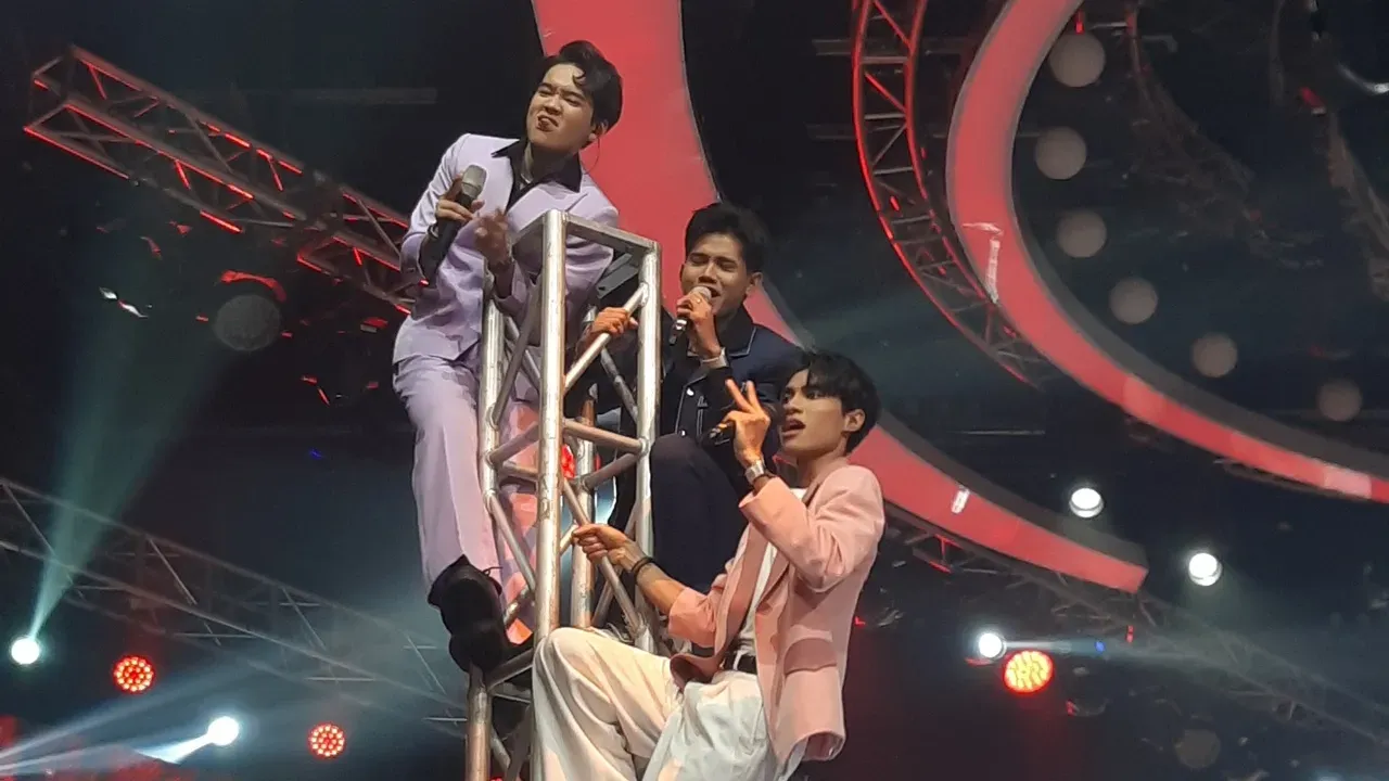 Arbil Eby dan Valen Manjat Rigging di D Academy 8, Trio Kakak Kelas Bikin Heboh Panggung