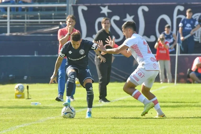 Argentinos Juniors Tumbangkan Independiente Rivadavia dan Samai Boca di Puncak Klasemen