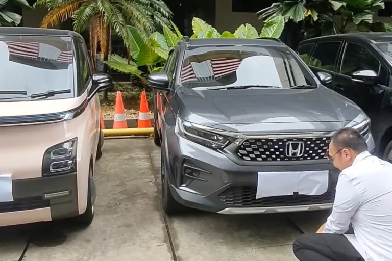 Ashraff Abu Mangkir Panggilan KPK, Mobil Listrik BMW i7 di Rumahnya Langsung Disita Penyidik