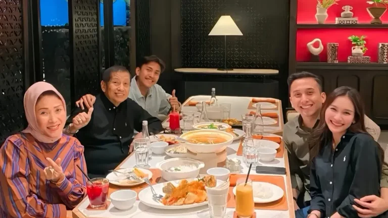 Ayu Ting Ting Santap Bareng Orangtua Kevin Gusnadi, Hubungan Kian Akrab