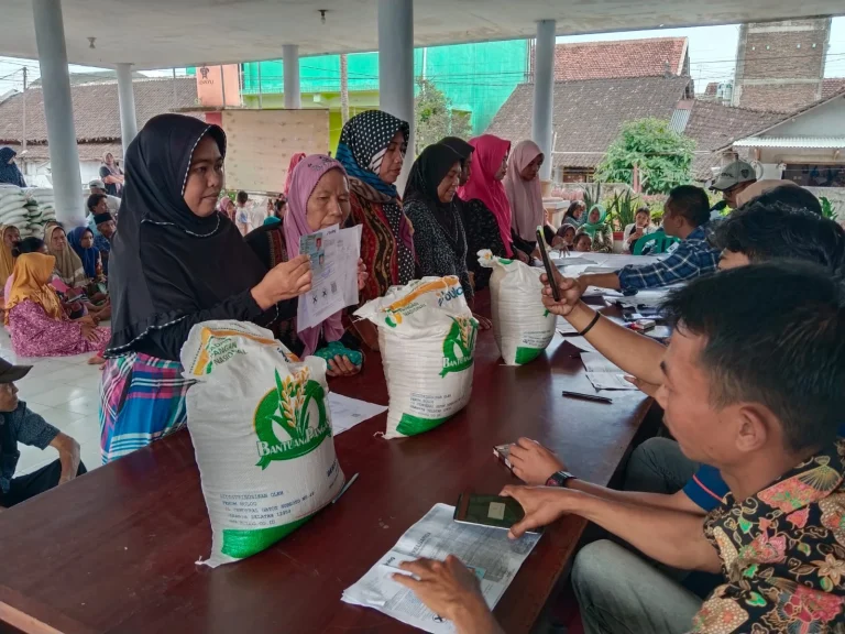 Bansos 2026: Dari Agen Desa hingga Sitaan 1,9 Ton Beras, Begini Potret Terbaru Penyaluran Bantuan Sosial