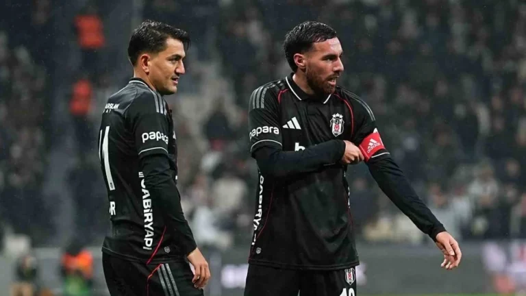 Beşiktaş vs Crystal Palace: Kartal Terpeleset di Tüpraş, 4 Menit Mimpi Buruk Bikin 3 Poin Melayang