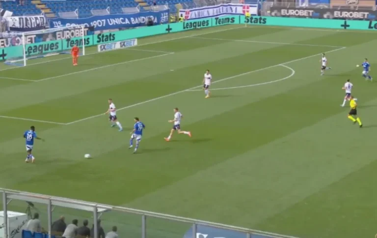 Bologna vs Como: Ketika Klub Kecil Serie A Berani Bermimpi di Panggung Eropa