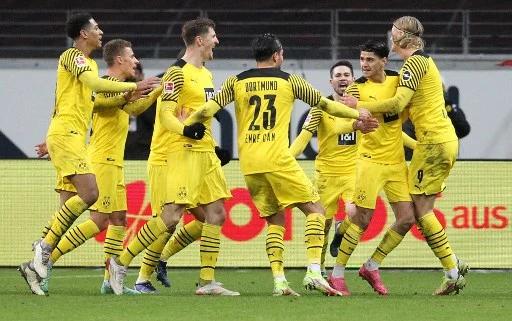 Borussia Dortmund Menang Dramatis di Menit Akhir, Sabitzer Jadi Pahlawan Sekaligus Sorotan Inisiatif Unik Klub