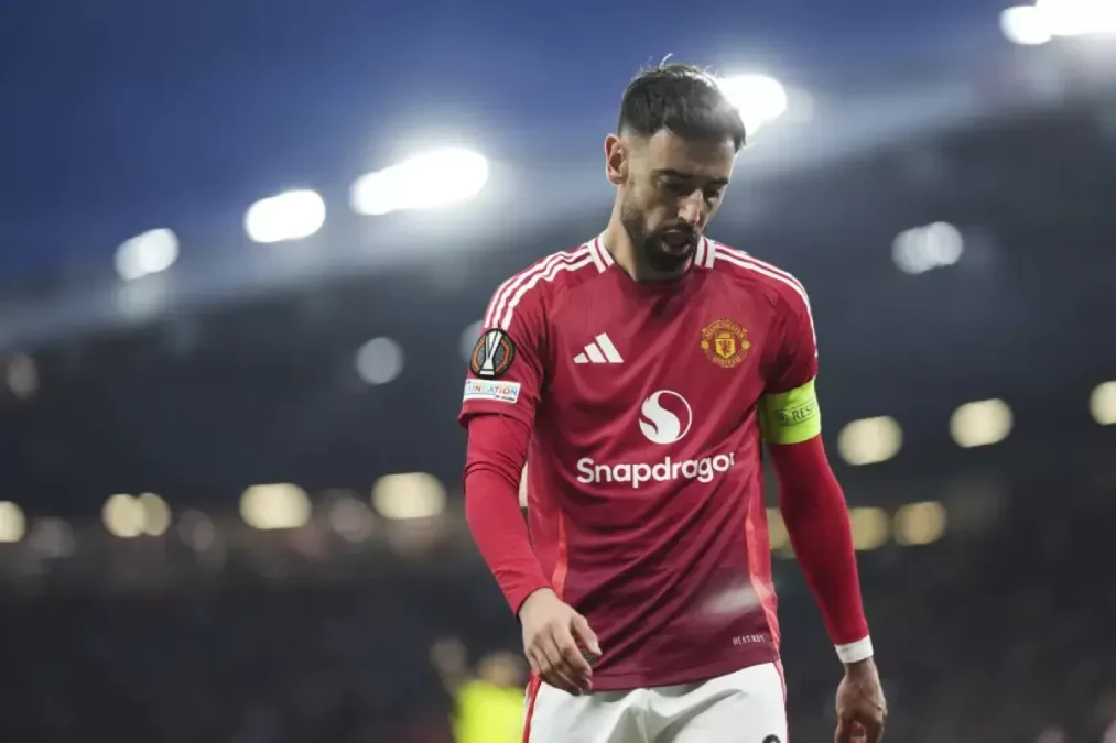 Bruno Fernandes Kembali, Manchester United Makin Terpuruk: Kapten Diragukan Usai Kritik Taktik Carrick