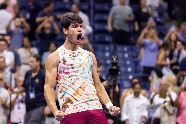 Carlos Alcaraz Melaju ke Semifinal Vienna Open 2026, Tantang Medvedev di Laga Penentu
