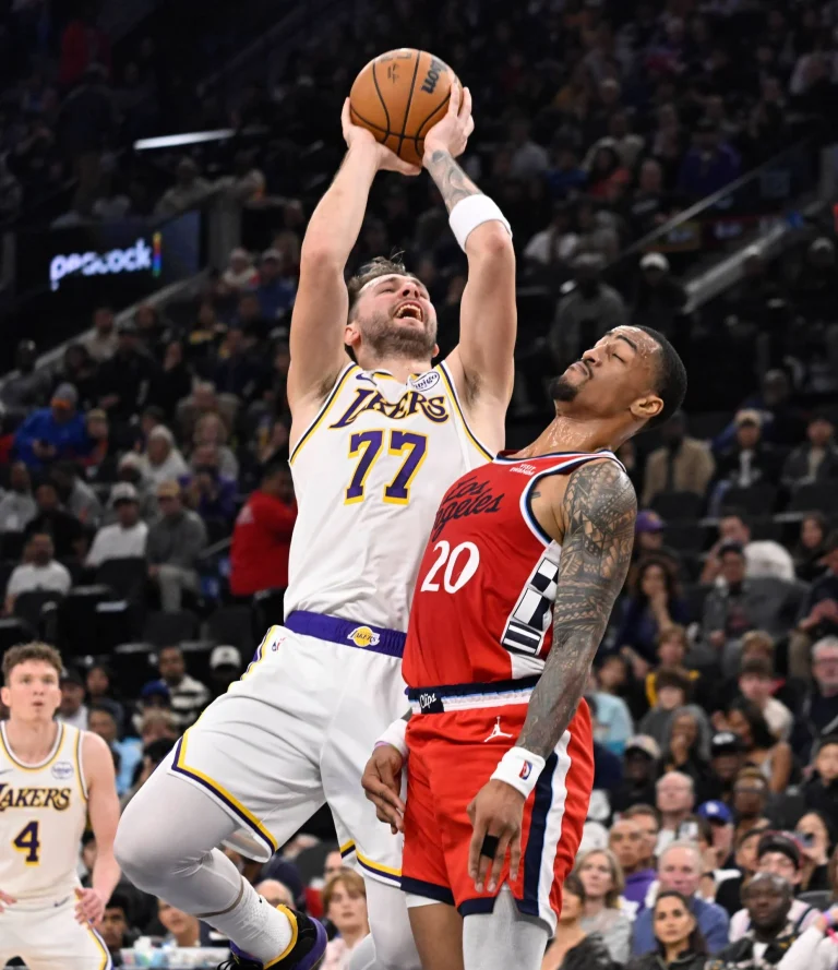 Clippers vs Lakers: Doncic Absen, Reaves Jadi Tumpuan di Intuit Dome
