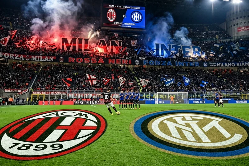 Derby della Madonnina Memanas: AC Milan vs Inter Milan, Siapa Kuasai San Siro?
