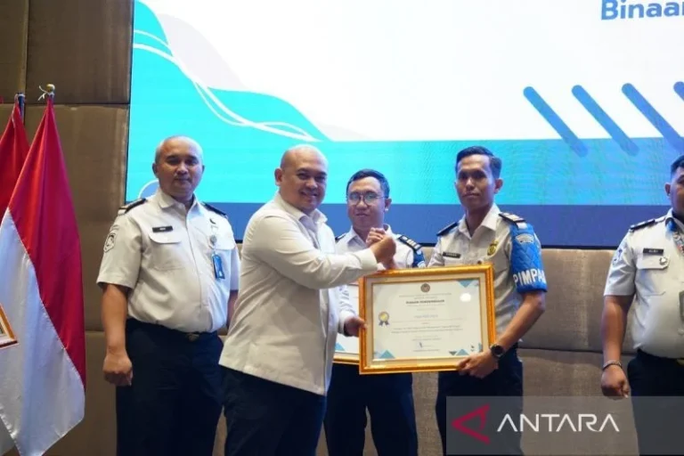 Desa Binaan Berbuah Manis: Kantor Imigrasi Dumai Raih Dua Penghargaan Nasional