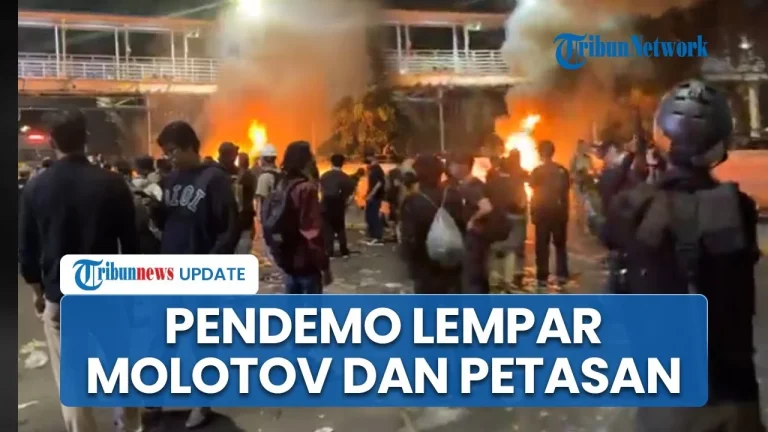Detik-detik Ricuh Pendemo Lempar Bom Molotov hingga Petasan ke Arah Barikade Polisi di Prancis: Aksi Anarkis Warnai Demo Bandung, Truk Dalmas Dibakar