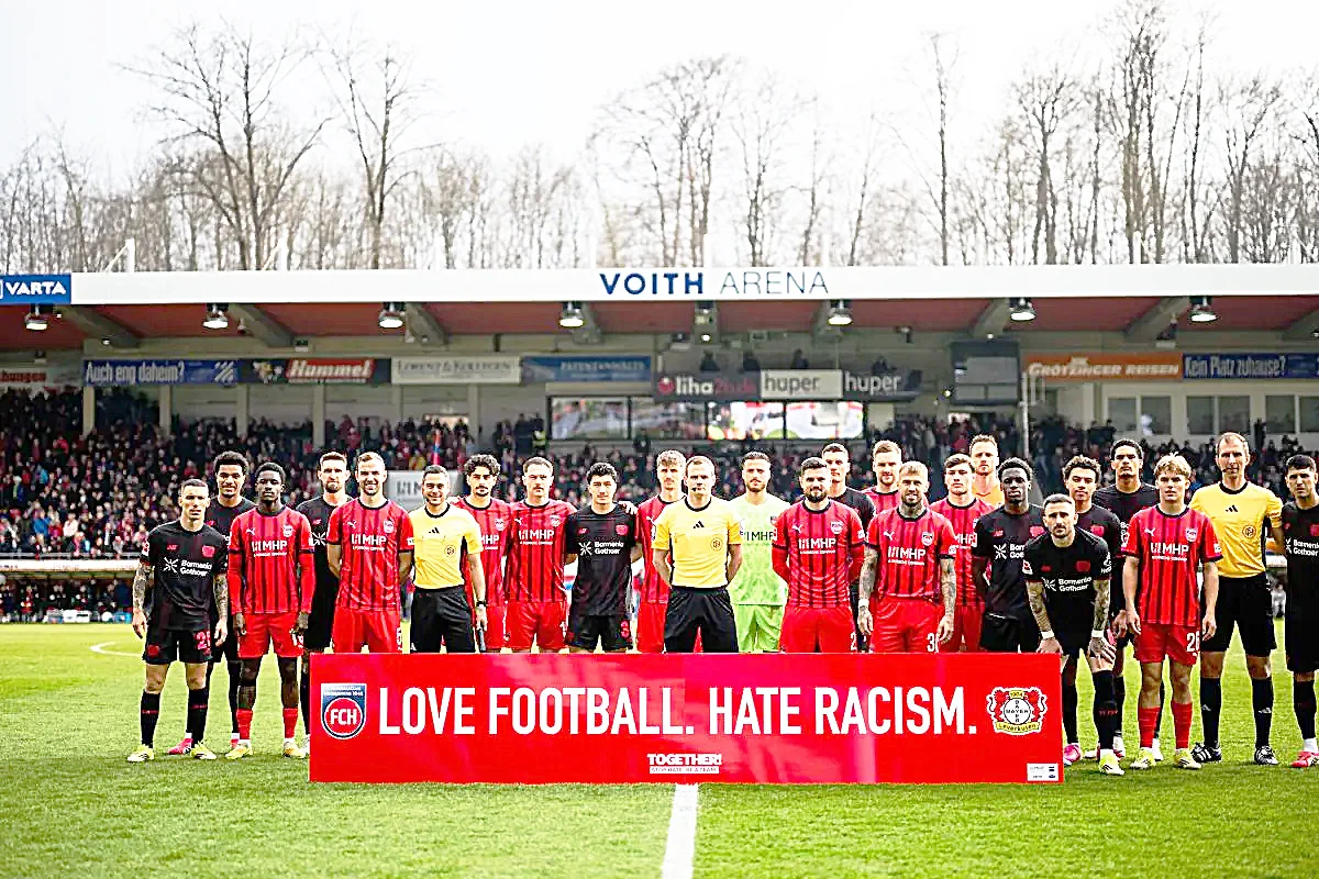 Drama Hoffenheim vs Leverkusen: Prass Cetak Gol Bersejarah Lalu Diusir Gara-Gara Lepas Jersey