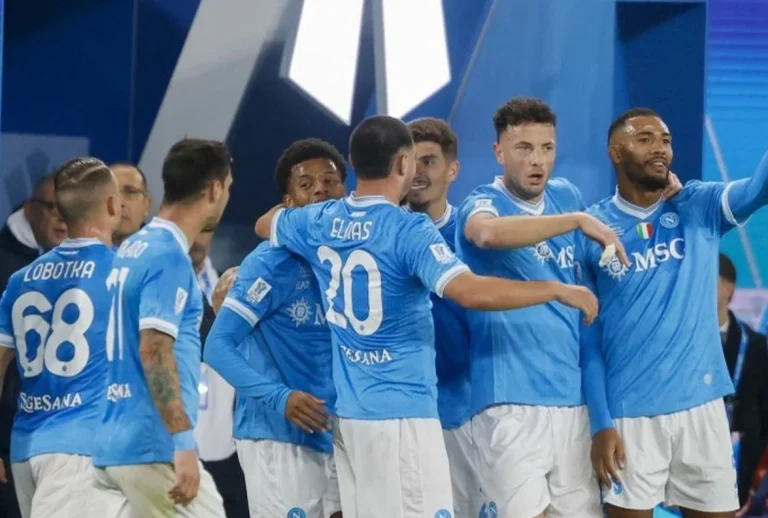 Drama Tiga Gol di Naples: Napoli dan Roma Berbagi Poin, Papan Klasemen Serie A Kian Panas
