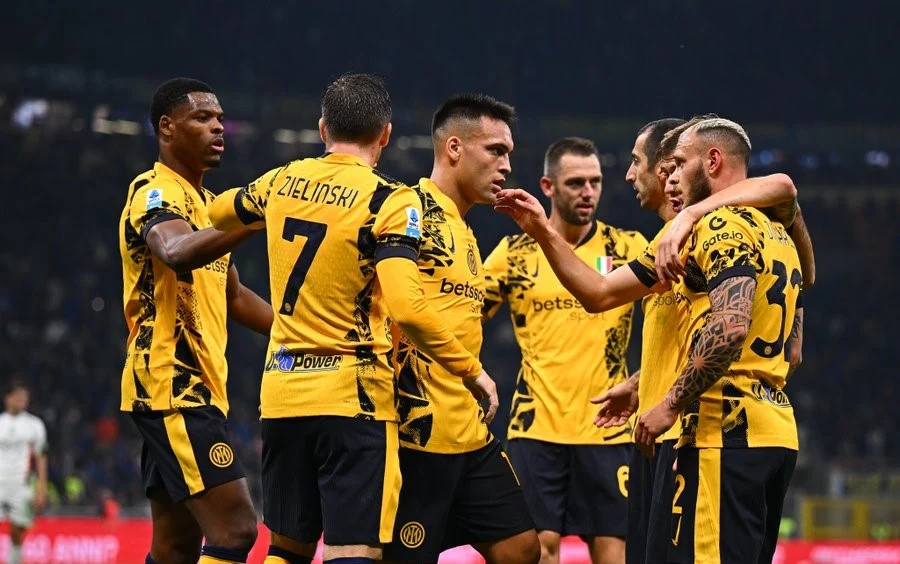 Dua Gol Bunuh Diri Selamatkan Inter di Kandang Venezia, Puncak Klasemen Serie A Kembali Direbut