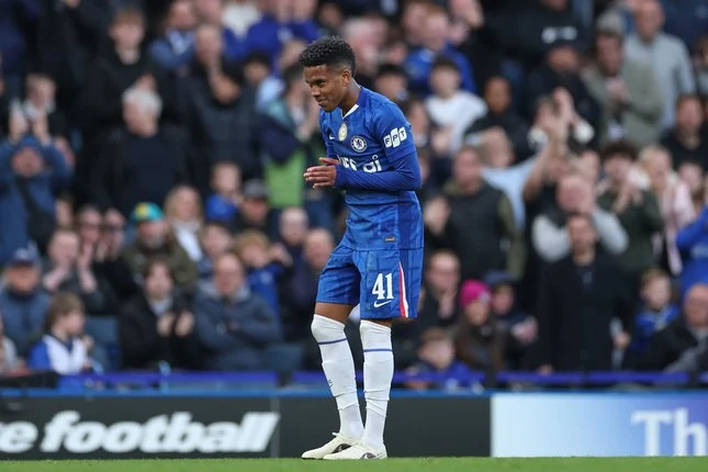 Estêvão Willian di Persimpangan: Bintang Muda Chelsea yang Mulai 'Terlupakan' di Era Xabi Alonso