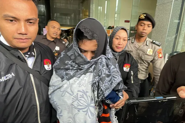 Fadia Arafiq: Suami Mangkir, KPK Sita BMW Listrik dan Siap Panggil Ulang