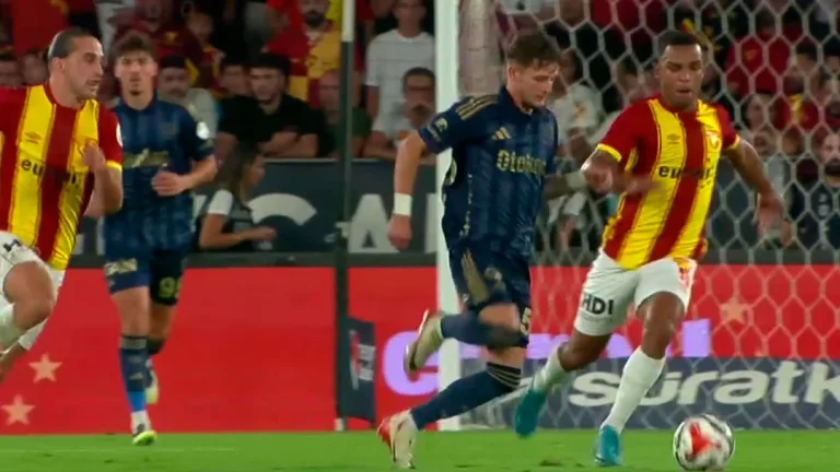 Fenerbahçe vs Göztepe: Kuyt Buka Era Baru di Tengah Badai Cedera dan Kartu Merah