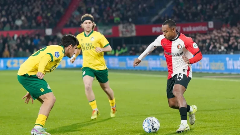 Feyenoord vs Fortuna Sittard: López Masuk, St. Juste Absen, Kans Besar Pertahankan Puncak