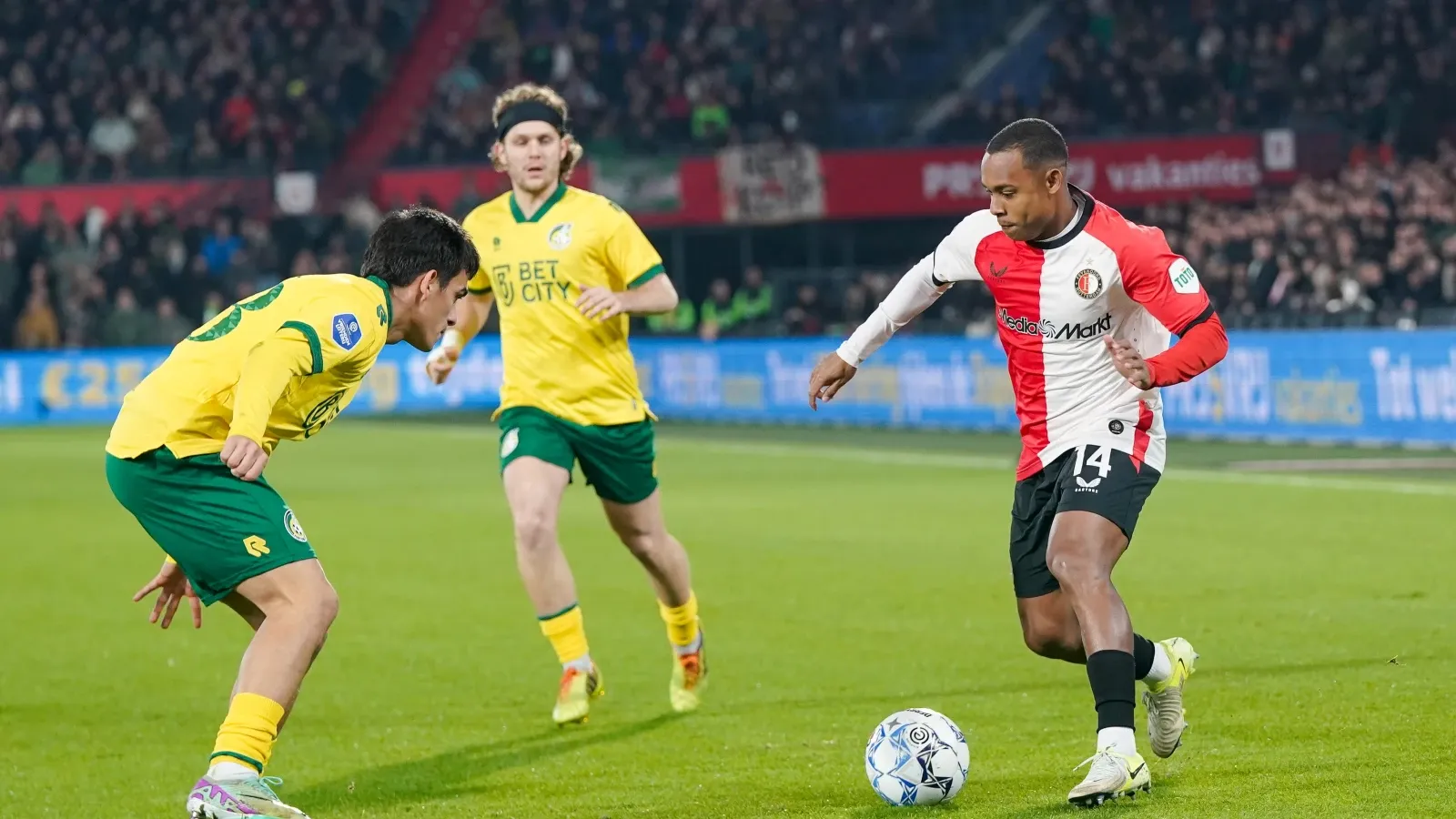 Feyenoord vs Fortuna Sittard: López Masuk, St. Juste Absen, Kans Besar Pertahankan Puncak