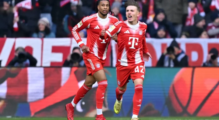 Freiburg vs Bayern: Drama Kompany hingga Gol Menit 95 Olise, Die Roten Tetap di Puncak