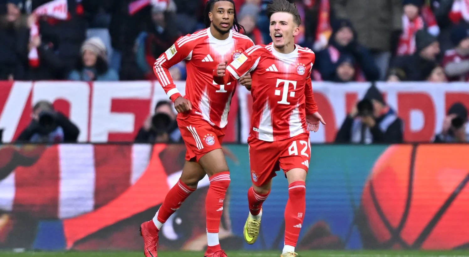 Freiburg vs Bayern: Drama Kompany hingga Gol Menit 95 Olise, Die Roten Tetap di Puncak