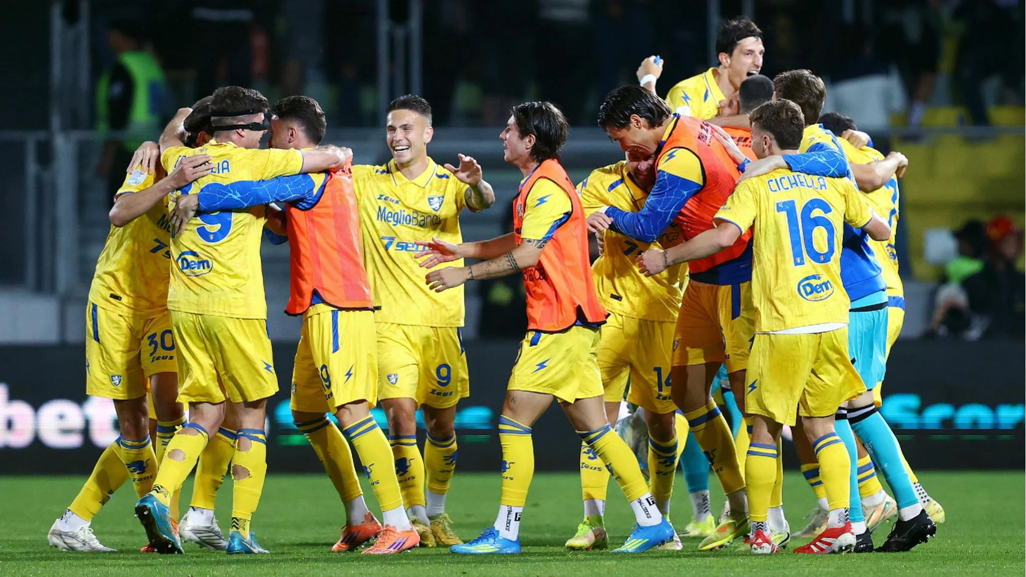 Frosinone Menggila di Stirpe: Rahasia Kebangkitan Klub Kecil yang Kini Ditakuti Raksasa Serie A