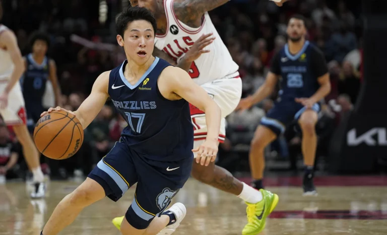 Graham Ike Debut Starter di NBA: Pemain Rookie Warriors yang Mencuri Perhatian di Tengah Krisis Frontcourt