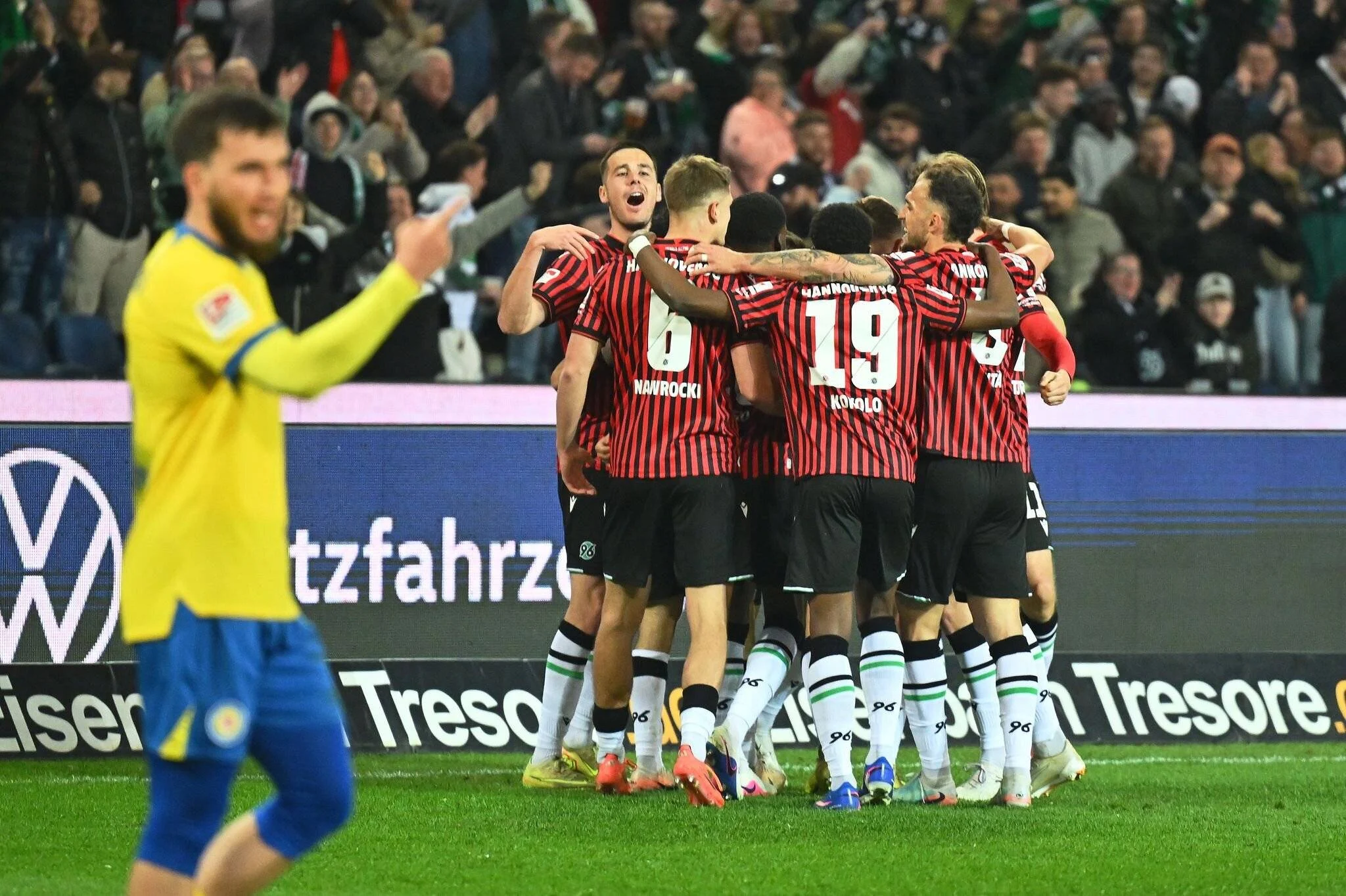 Hannover 96 Makin Terpuruk: Kalah di Derbi Niedersachsen, Sandro Wagner Belum Temukan Kemenangan