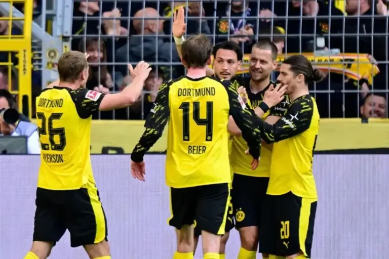 Hasil Liga Jerman: Dortmund Kudeta Bayern Usai Beier Bobol Frankfurt di Menit 80