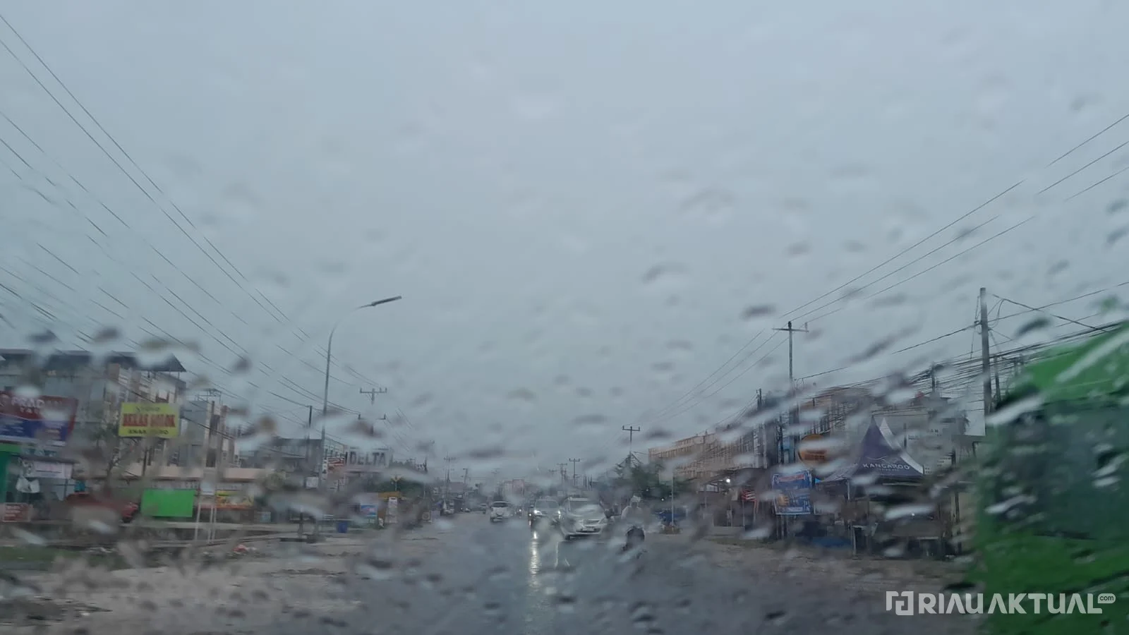 Hujan Guyur Sejumlah Wilayah Riau, Warga Tetap Diminta Waspadai Asap Pekat