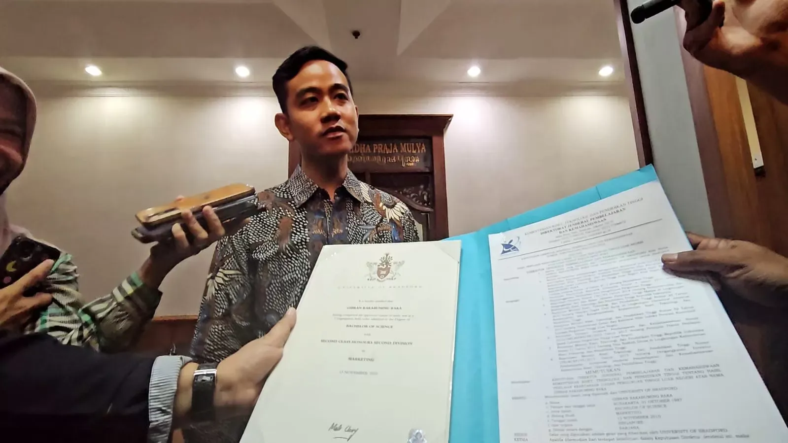 Ijazah SMA Gibran Dinyatakan Tidak Sah oleh MA, Pengacara Ungkap Nilai Bahasa Inggris E8