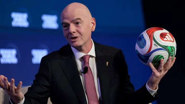 Infantino Tegas Tak Gentar: "Gianni Infantino Tak Pernah Pertimbangkan untuk Mengundurkan Diri" di Tengah Badai Kontroversi FIFA