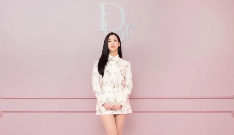 Jisoo BLACKPINK Bikin Penggemar Berdebar: Light Stick Solo Menggemaskan hingga Single 'ADDICTED' Siap Meluncur