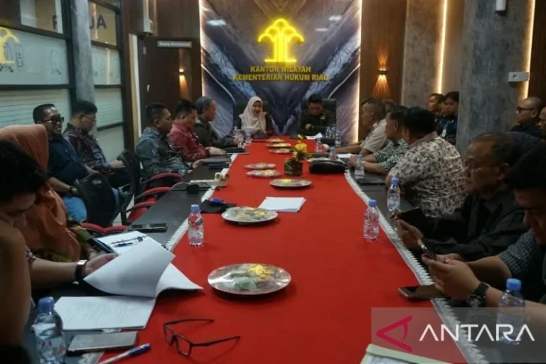 Kanwil Kemenkum Riau Fasilitasi Konsultasi Ranperda Perlindungan Lahan Pertanian Pangan Berkelanjutan Kabupaten Bengkalis