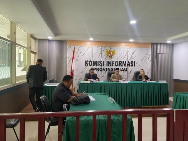 Ketua KI Riau Tolak Kuasa Pemohon, Dasar Hukum Dipertanyakan di Sidang Sengketa Informasi KPU Siak
