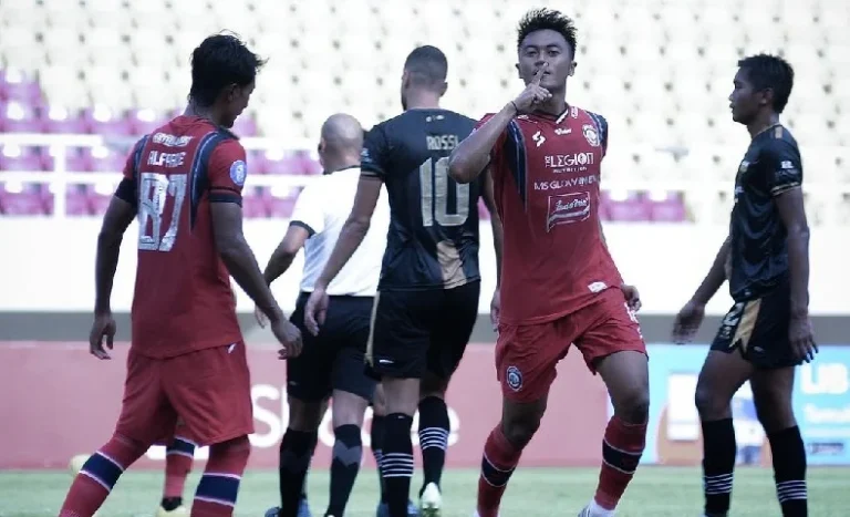 Klasemen Arema FC Melejit! Singo Edan Pesta Gol, Dewa United Dibantai 4-0 di Kanjuruhan