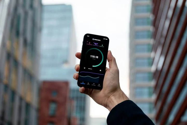 Komdigi Bidik Internet Rumah Cepat dan Murah: 100 Mbps Hanya Rp140 Ribu per Bulan