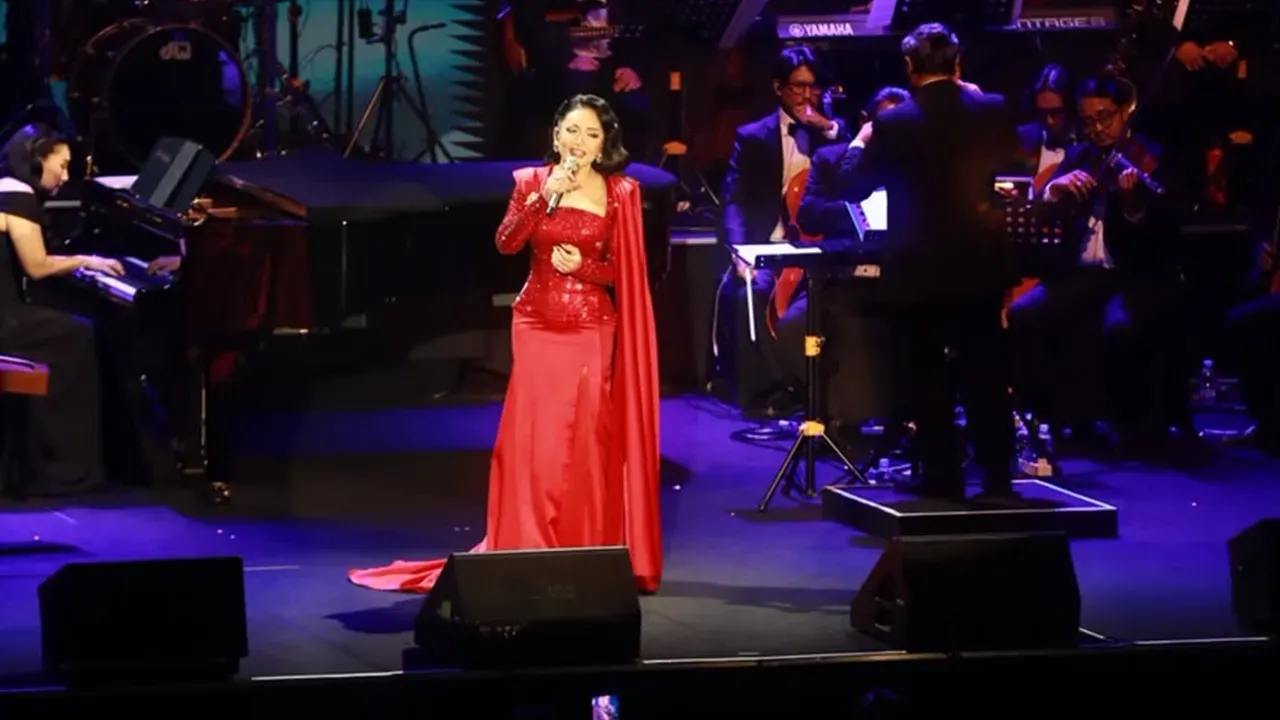 Kris Dayanti dan Flora Liu Duet Memukau di Konser Tribute Teresa Teng, Bawa Penonton Bernostalgia
